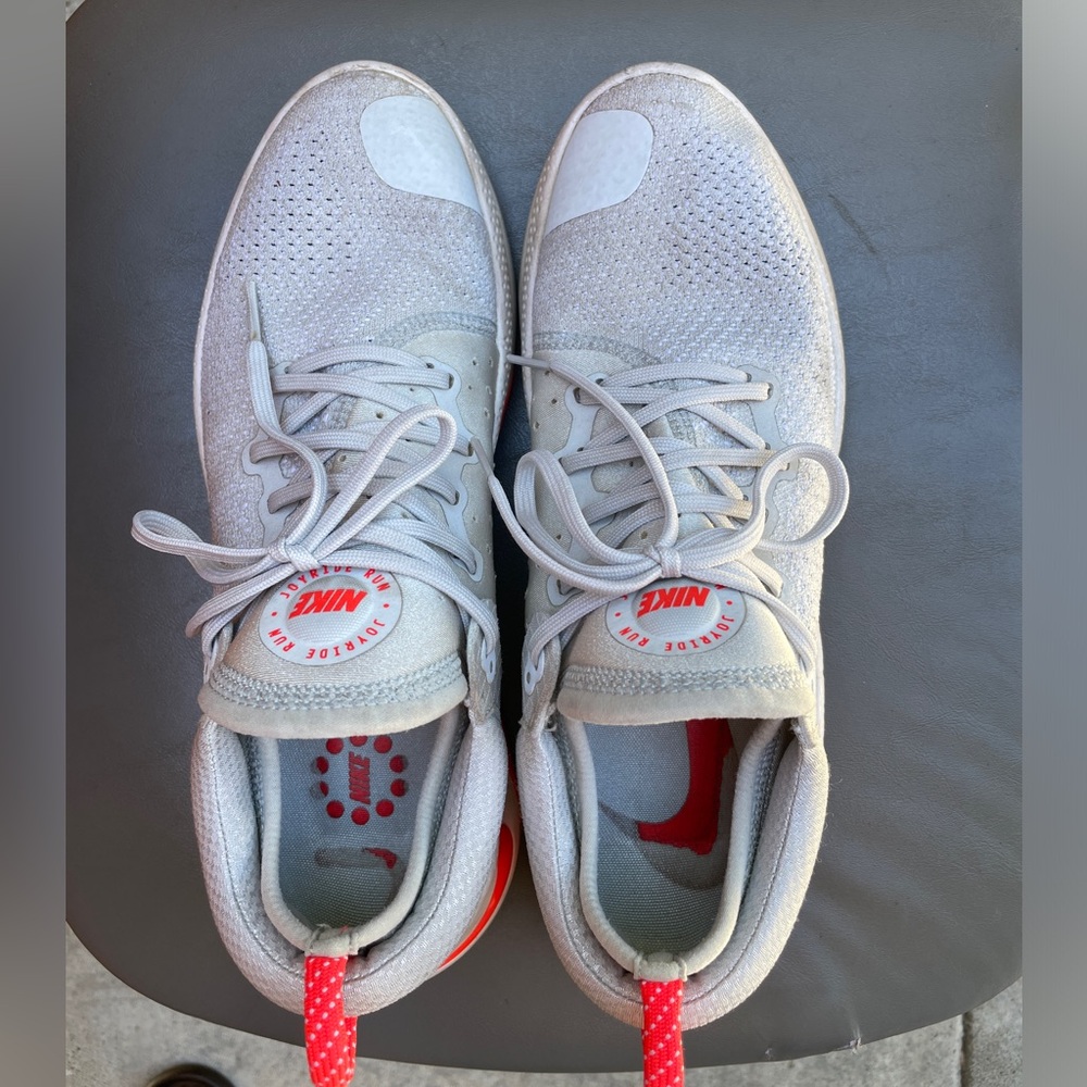 Grey Nike joyride men’s size 8, women’s size 9.5, fits like a women’s 9